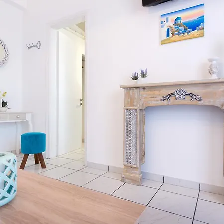 Thalia Apartment *