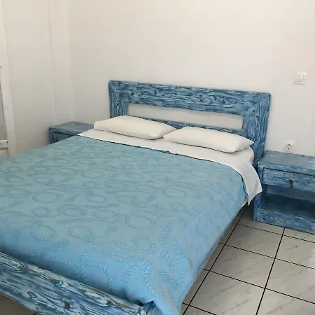 Thalia * Fira (Santorini)
